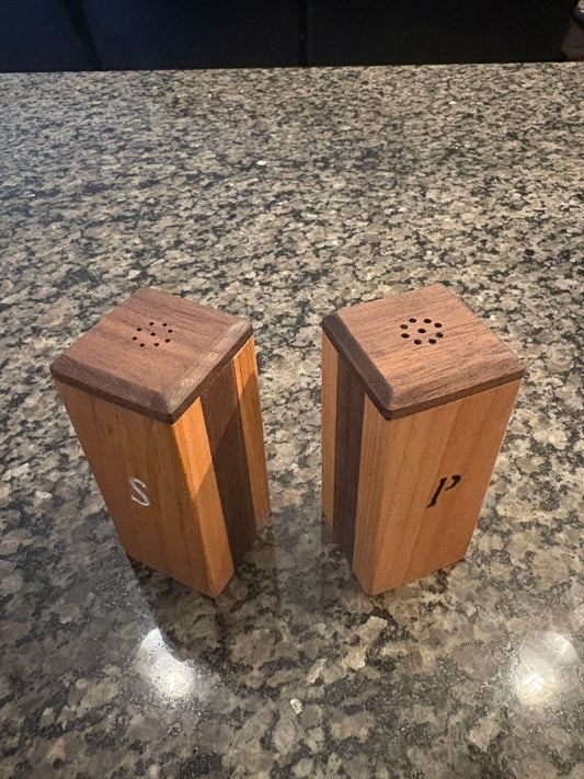 Salt & Pepper Shaker Set